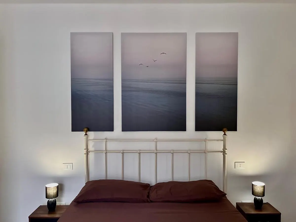 Piazza Vittoria Historic Netflix Penthouse Apartment Brescia